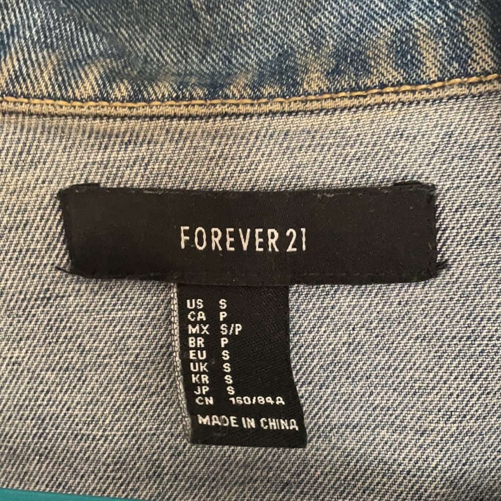 Jean jacket - Picture 2 of 11